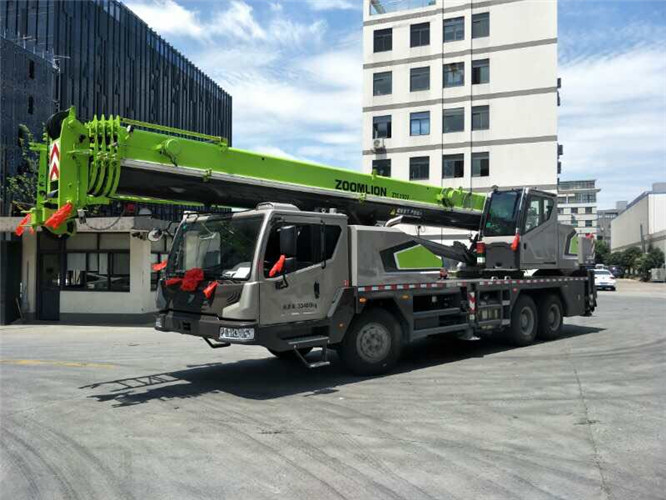 固安县跨街广告牌的高空安装注意事项