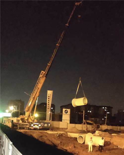 固安县“弯臂矫正”—— 吊车的 “形变补偿” 技术